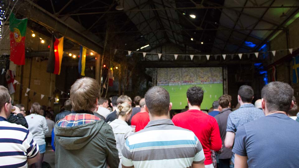 Student Guide: 7 Places To Watch The Footy in Liverpool