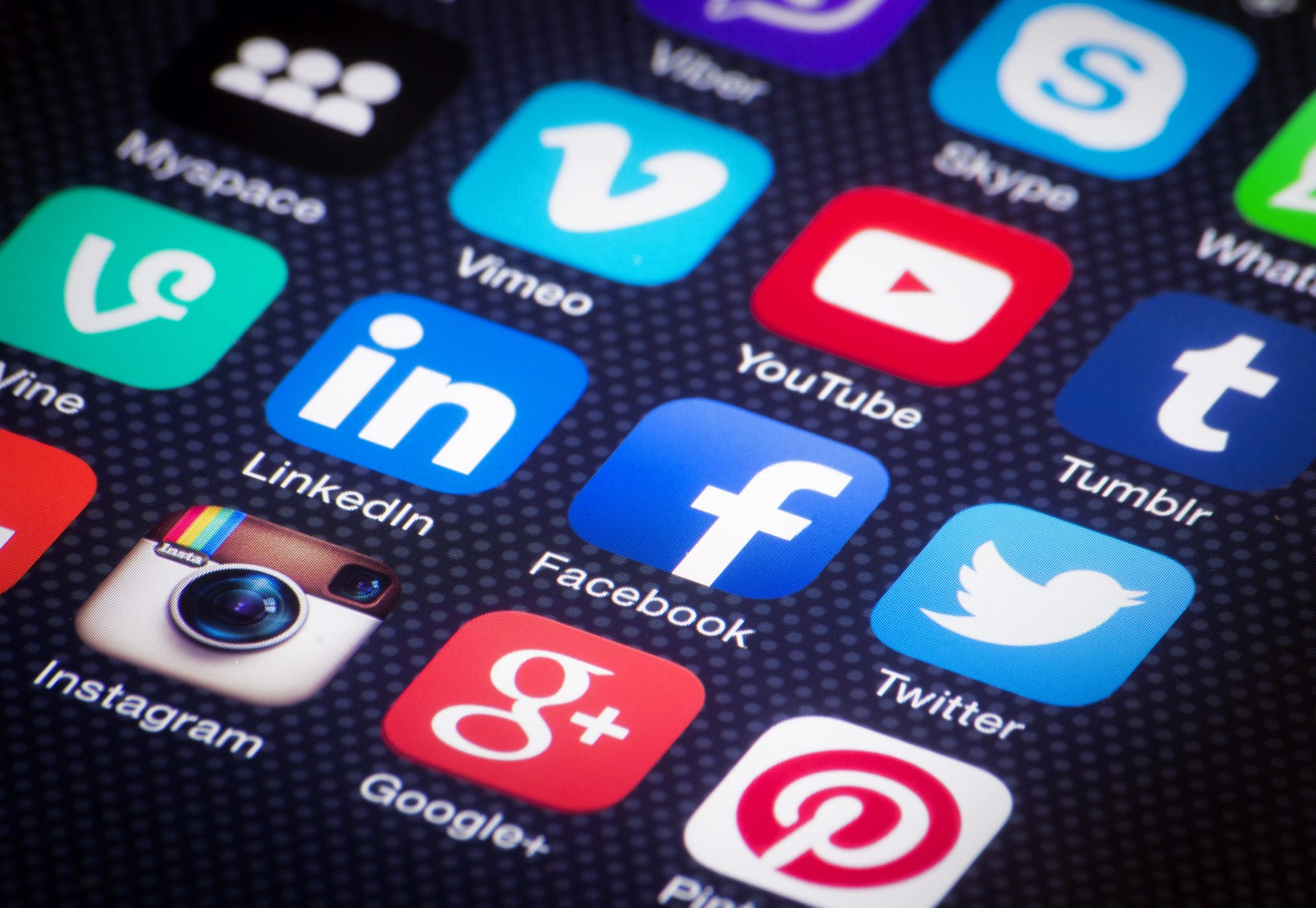 We dared our twitter addict Kate James to delete social media for a week…