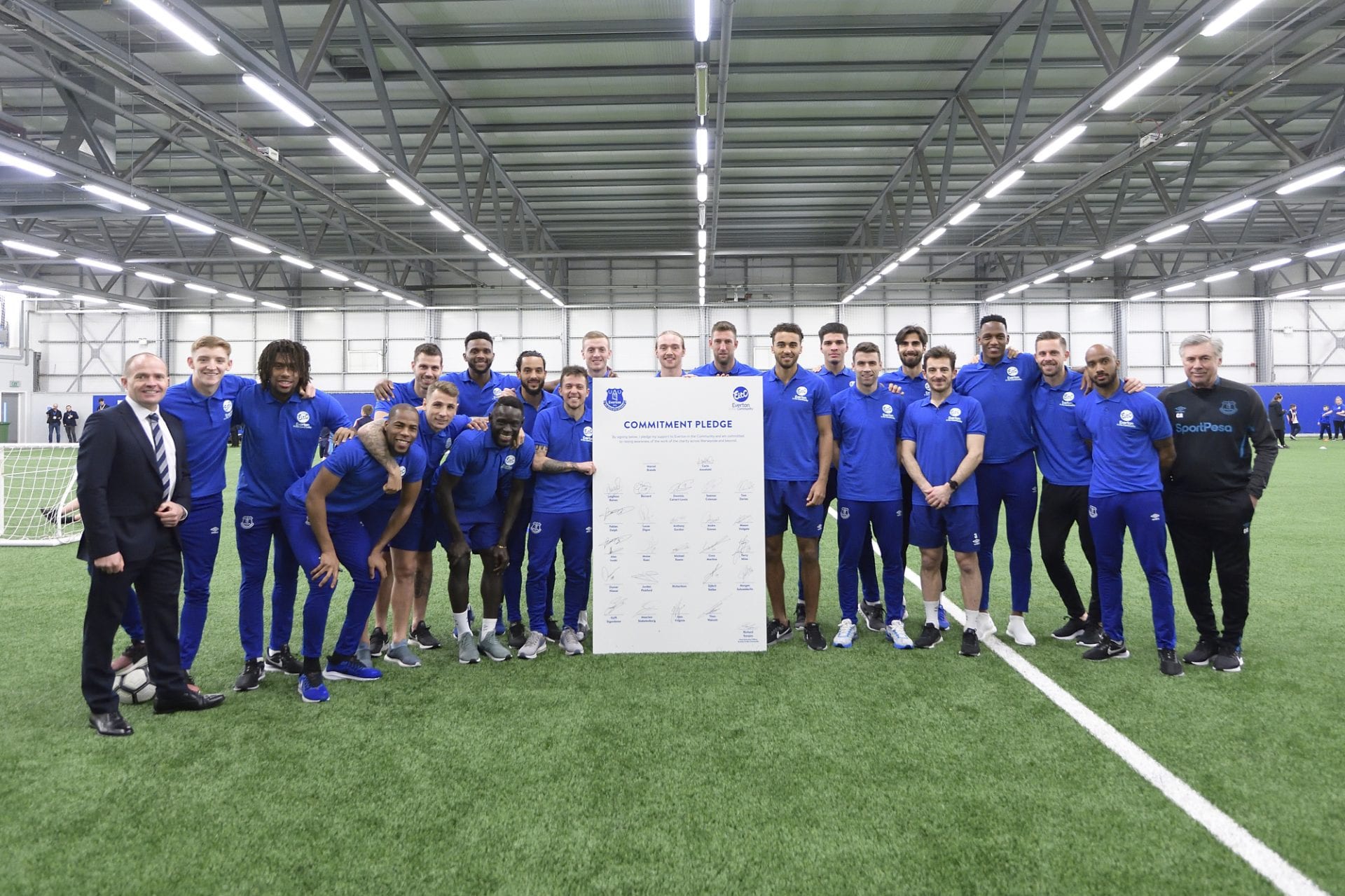 Everton Squad Pledge Support to Everton in the Community