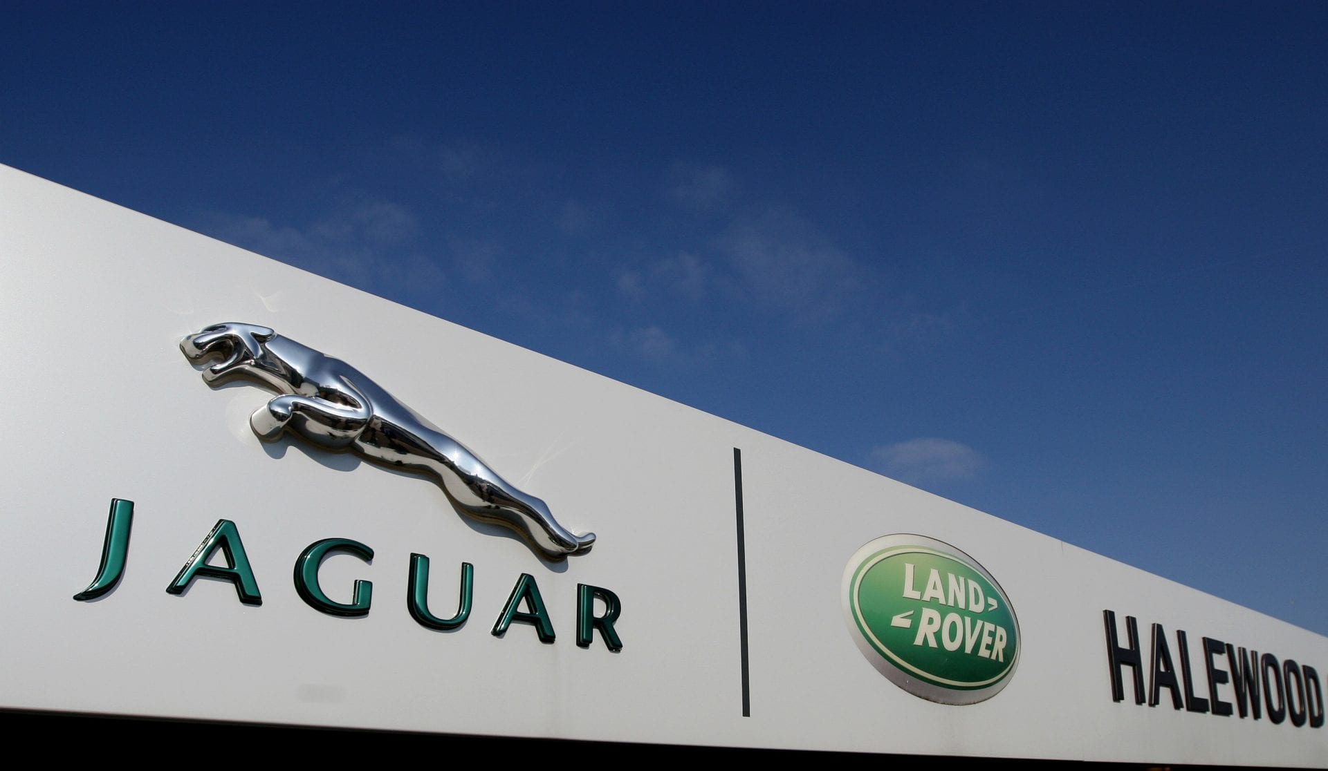 Jaguar Land Rover suspends production due to coronavirus crisis