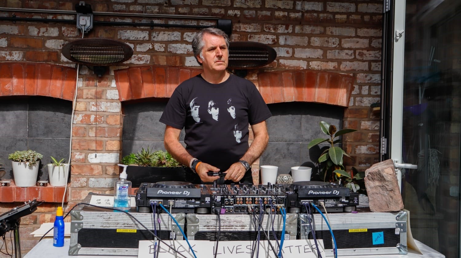 It’s Liverpool vs Manchester as our two Metro Mayors go head to head…on the decks!