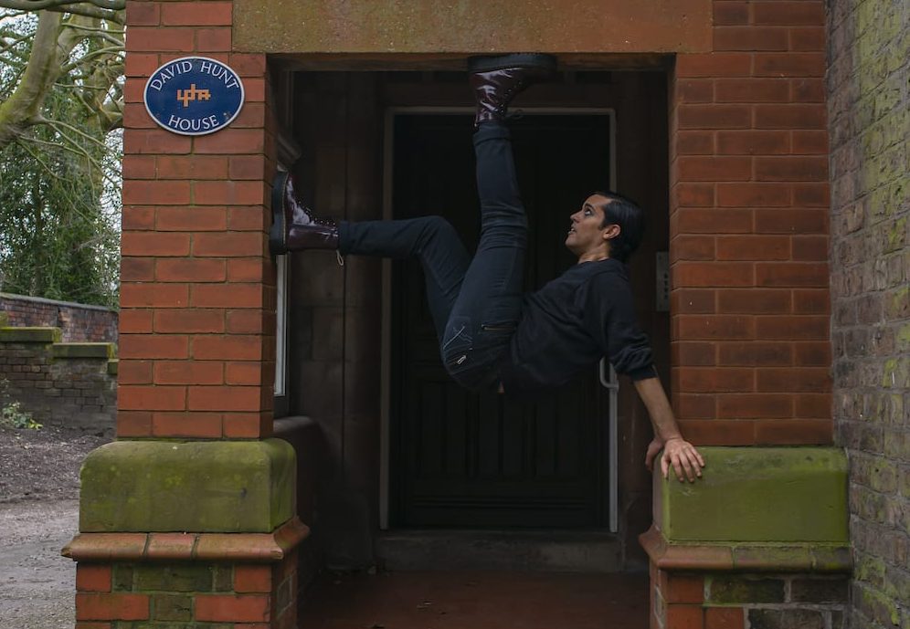 Liverpool dancers open doors during lockdown