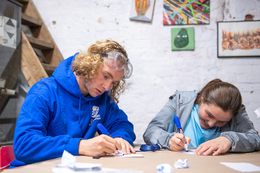 Tom Davies joins Everton in the Community participants to design new mental health mural