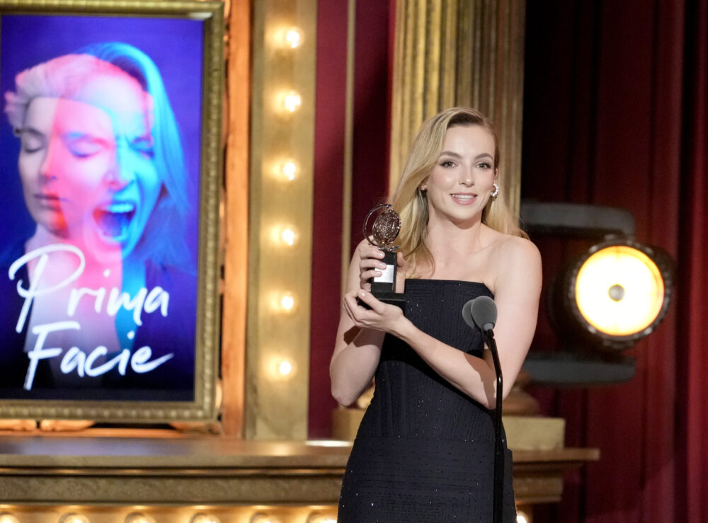 Jodie Comer accepts the award for best performance by an actress in a leading role in a play for "Prima Facie" at the 76th annual Tony Awards (Photo by Charles Sykes/Invision/AP)
