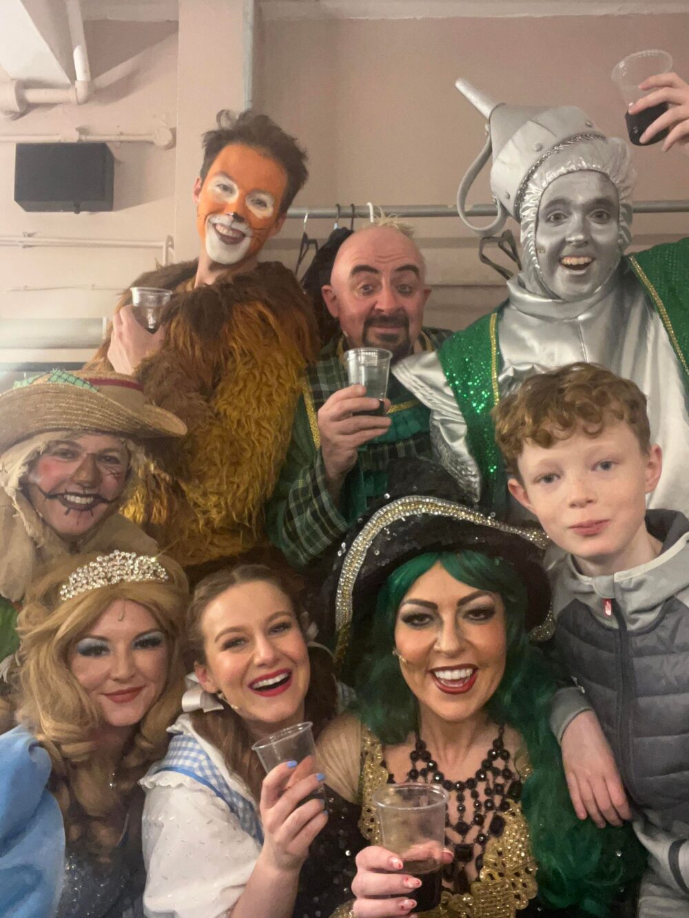 Chantelle Nolan and the rest of The Wizard of Oz cast