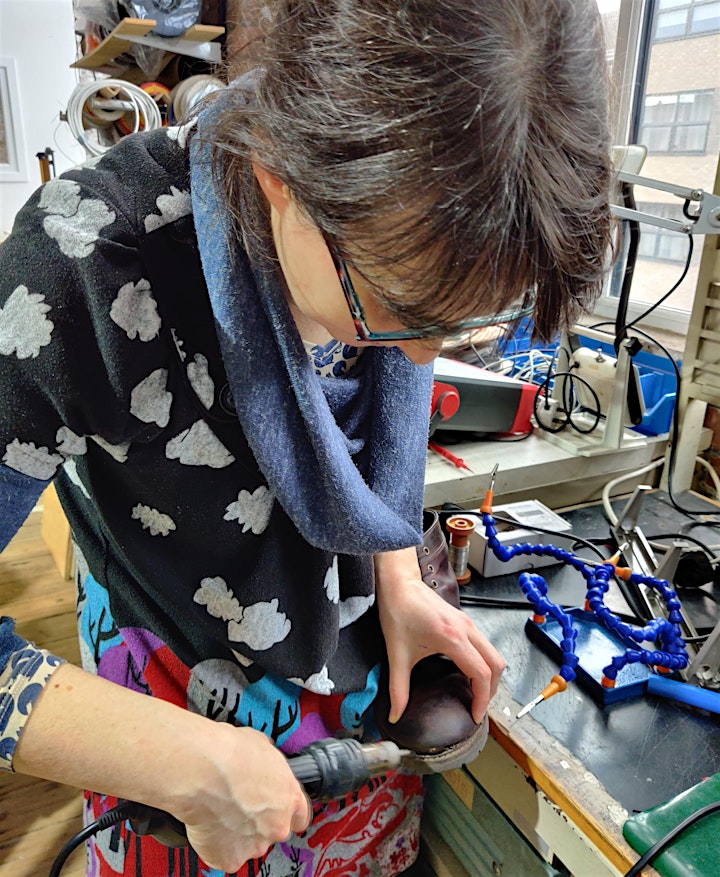 Sanna repairing a shoe - Repair Cafe