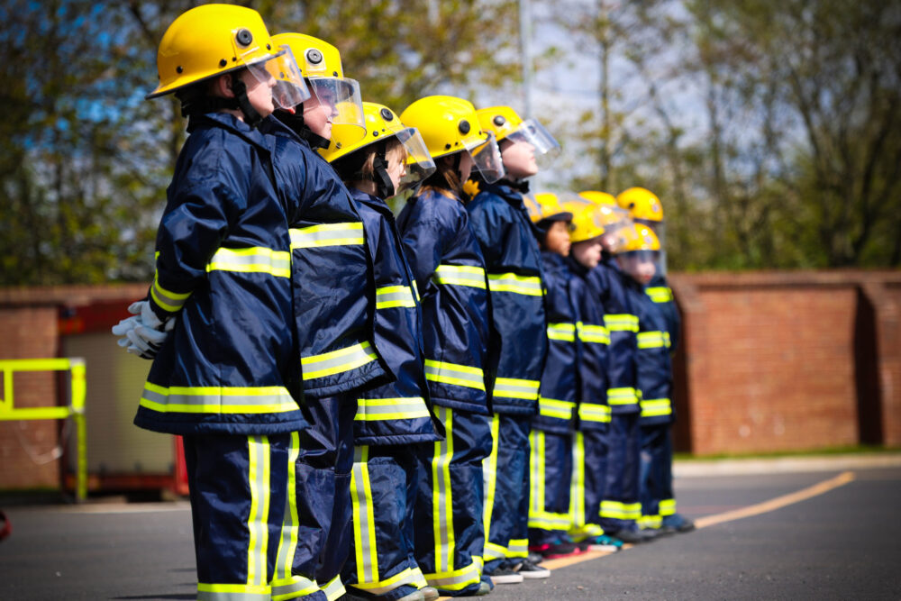 Allasnon St pupils on Beacon line up