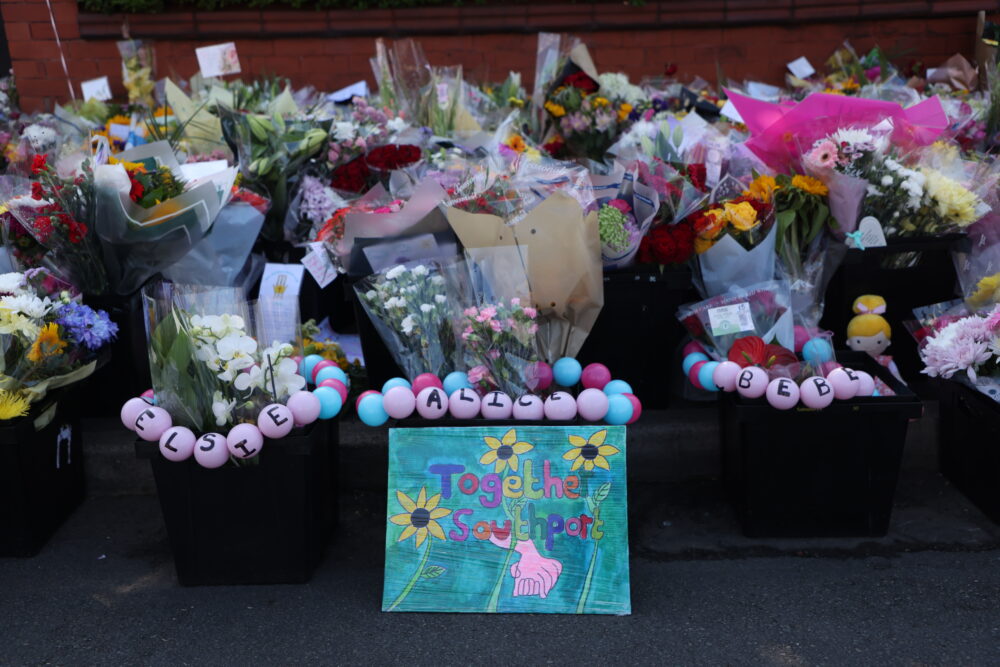 4R4A1047 - Southport tributes - August 1 2024