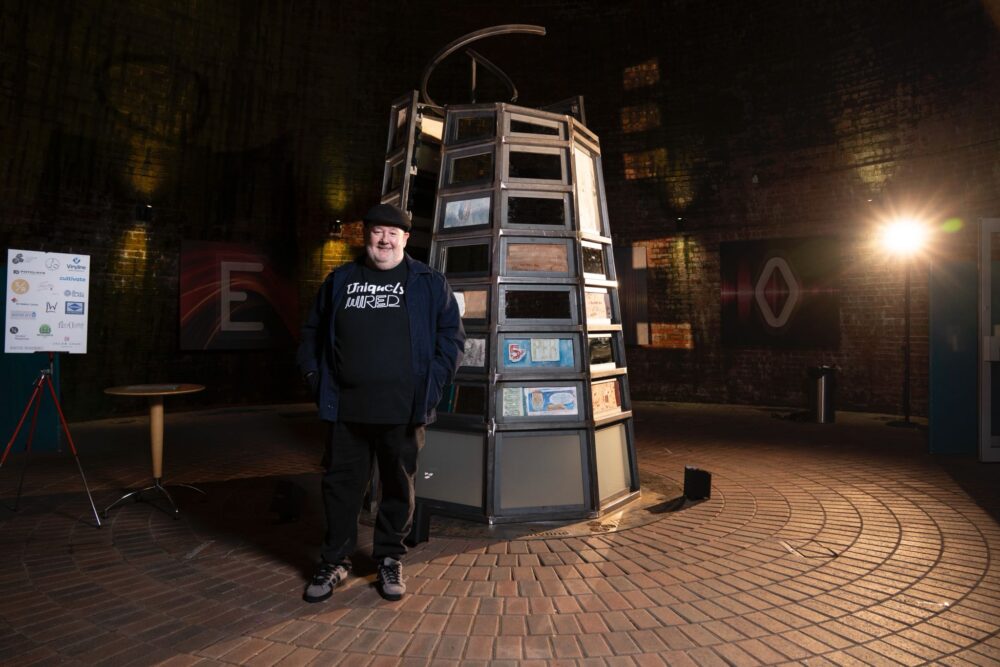 Johnny Vegas announces stand-up show to help save World of Glass in St Helens