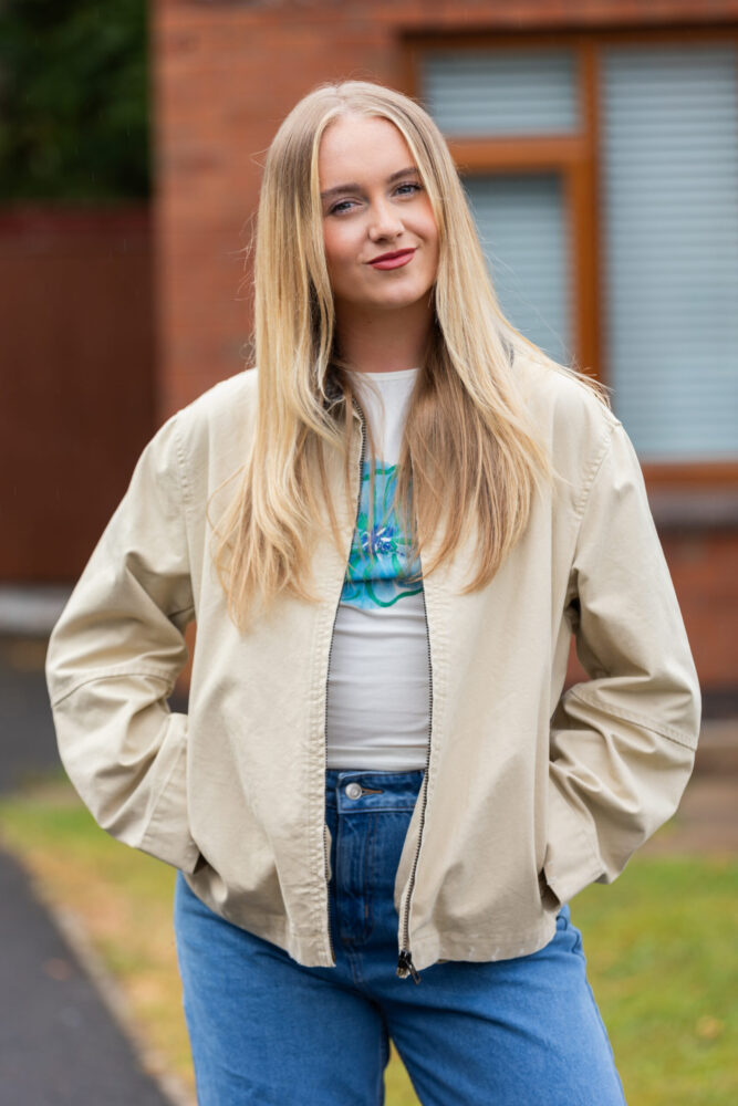 Yasmin Davies (Esme)