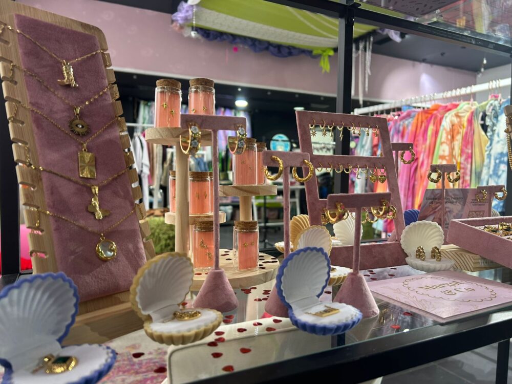 All Over The Shop - Metquarter