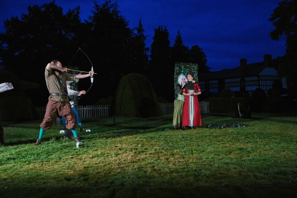 Future Yard - Robin Hood - Gig/Panto