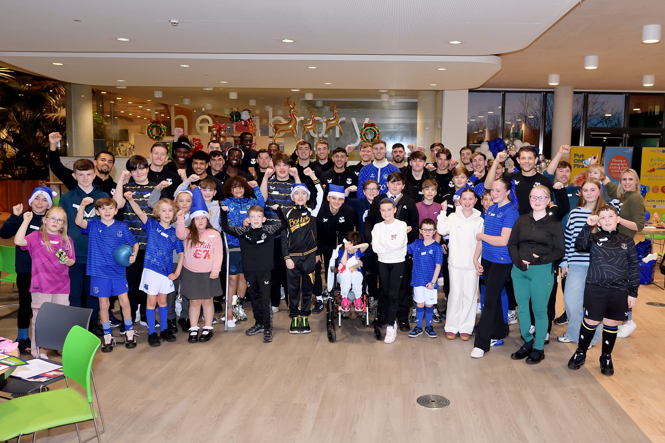 Everton First Team spread Christmas cheer at Alder Hey