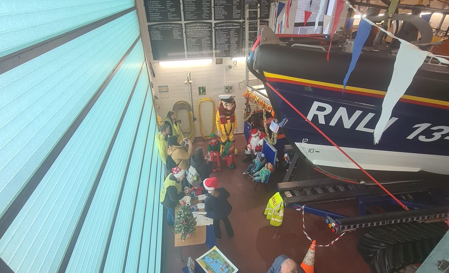 Santa spreads joy at Hoylake RNLI