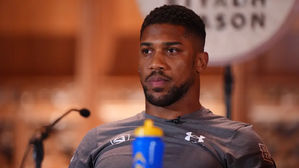Anthony Joshua says he will do ‘what is right’ after death of close friends