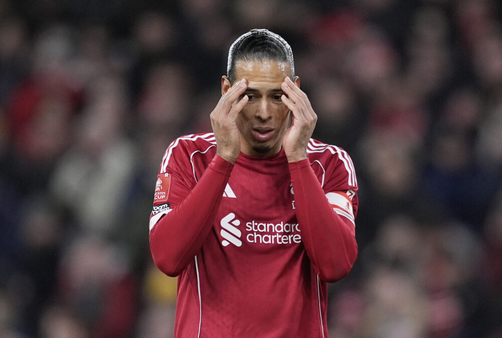 Virgil van Dijk expected to hold players meeting this morning