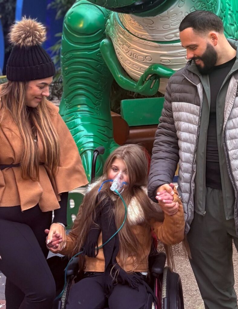 Sienna with mum and dad, Francesca and Kyle