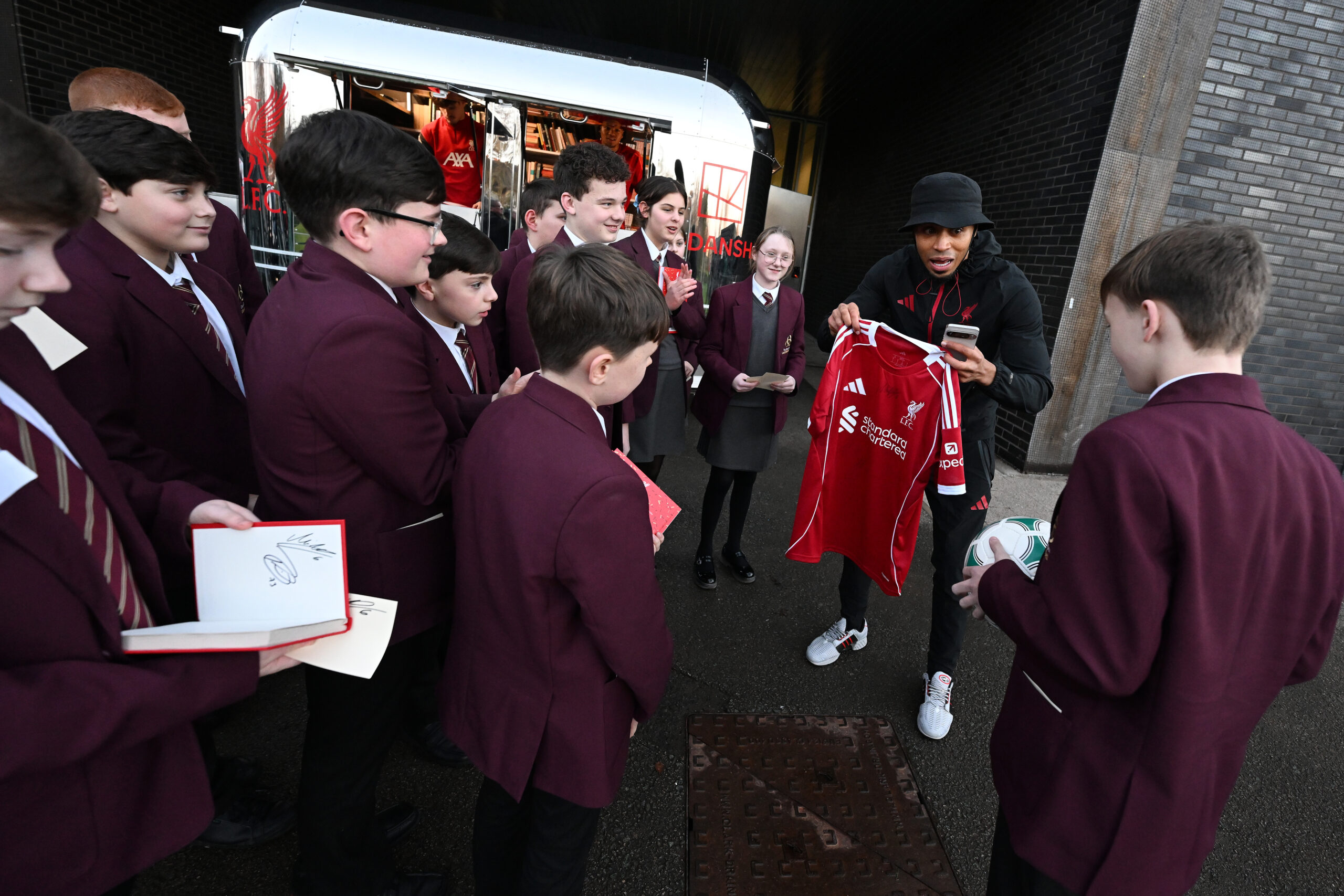 Liverpool FC, Kodansha and John Barnes to mark World Book Day with city-wide school tour