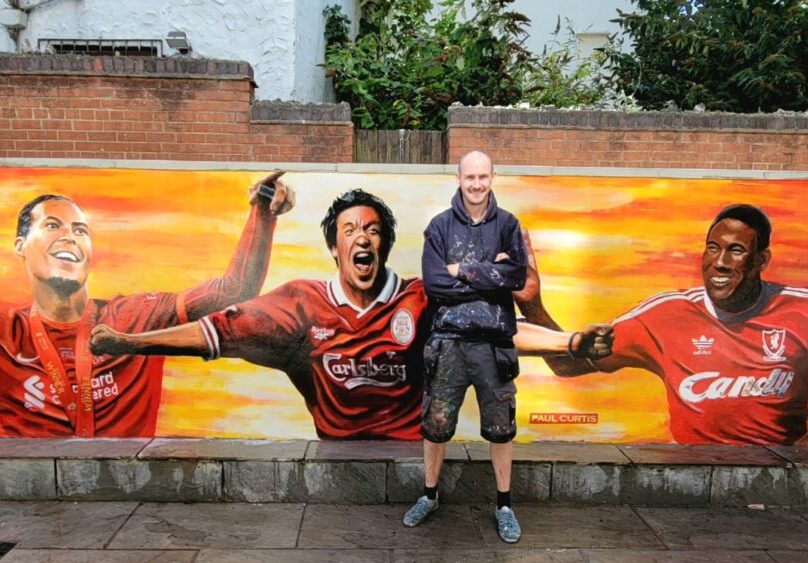 Liverpool mural artist Paul Curtis leads his first LFC walking tour and talk in Anfield